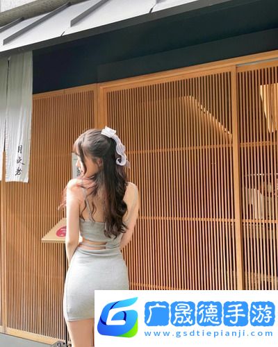 媽媽讓我戴上避孕套的歌詞,引發(fā)熱議,網(wǎng)友:青春的尷尬與反思！